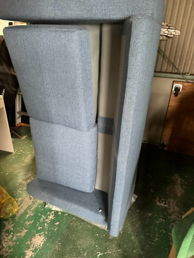一宮市で模様替えにともなう不用品回収｜ソファ・照明・カーペットをお引取り